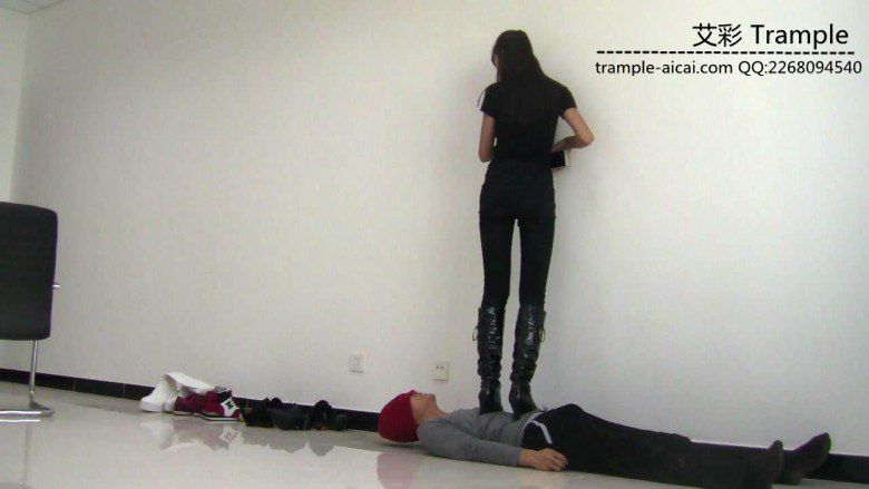 图片[6]_00后天使女主皮靴骑乘贱狗爆踢肋骨全体重踩！_绳缚吧