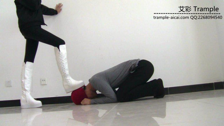 00后天使女主长靴踢蛋、膝顶肚腹下体！_绳缚吧