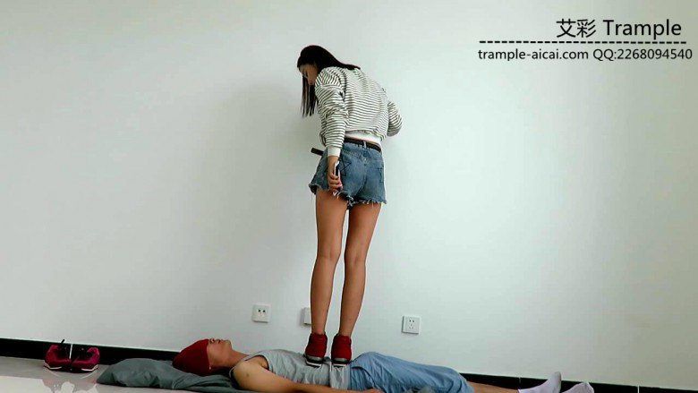 图片[2]_甜美媛媛女主运动鞋蹦踩贱狗踩头下下体羞辱！_绳缚吧