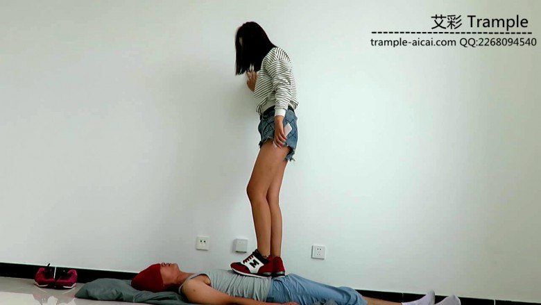 图片[5]_甜美媛媛女主运动鞋蹦踩贱狗踩头下下体羞辱！_绳缚吧