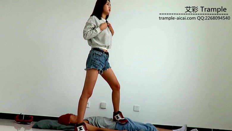 图片[8]_甜美媛媛女主运动鞋蹦踩贱狗踩头下下体羞辱！_绳缚吧