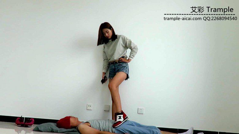 图片[9]_甜美媛媛女主运动鞋蹦踩贱狗踩头下下体羞辱！_绳缚吧