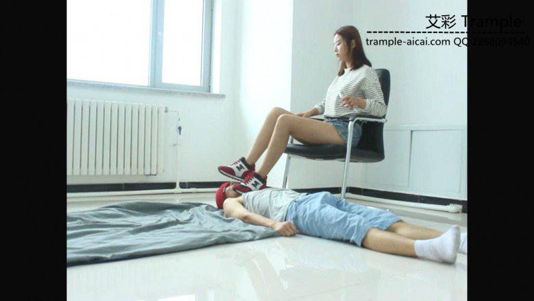 图片[2]_甜美媛媛女主运动鞋调教贱狗！_绳缚吧