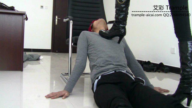 图片[3]_00后女主长靴坐脸窒息虐踩下体！_绳缚吧