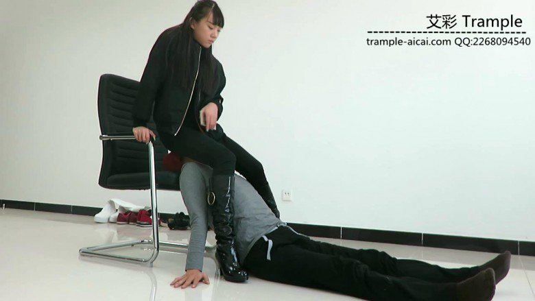 图片[8]_00后女主长靴坐脸窒息虐踩下体！_绳缚吧