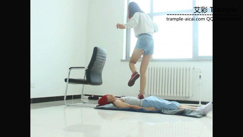 图片[3]_甜美媛媛女主踢打贱狗蹦跳踩踏！_绳缚吧