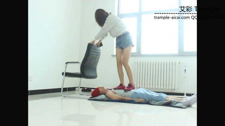 图片[4]_甜美媛媛女主踢打贱狗蹦跳踩踏！_绳缚吧