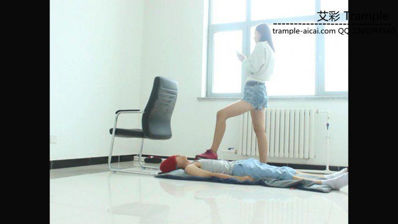 图片[5]_甜美媛媛女主踢打贱狗蹦跳踩踏！_绳缚吧