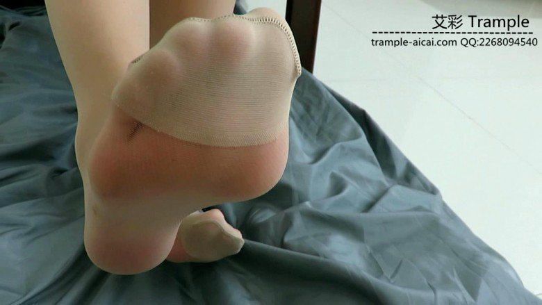图片[10]_超漂亮天依女主肉丝近景踩贱狗头部骑乘散步十分清晰！_绳缚吧
