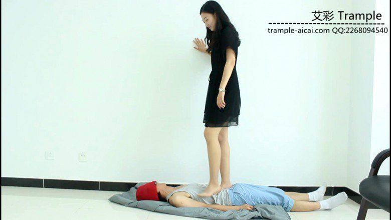 图片[4]_超模天星女主肉丝袜玩弄践踏贱狗头部下体！_绳缚吧