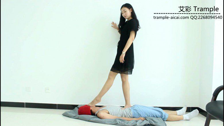 图片[5]_超模天星女主肉丝袜玩弄践踏贱狗头部下体！_绳缚吧