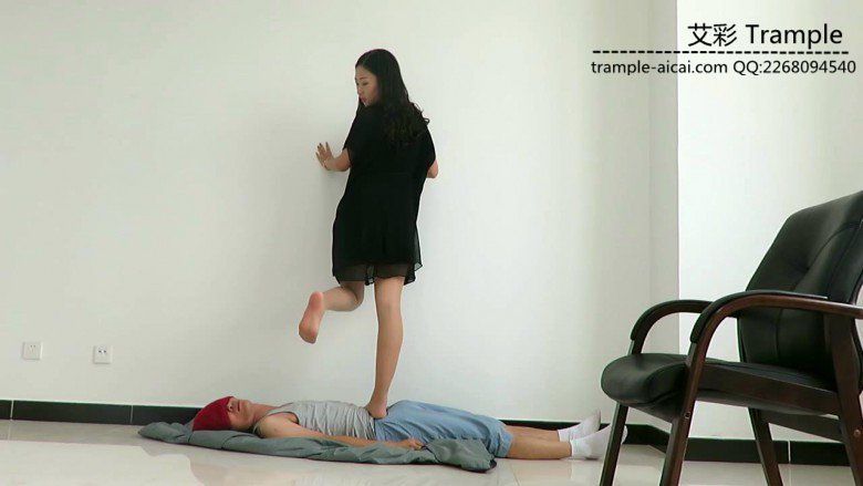 图片[9]_超模天星女主肉丝袜玩弄践踏贱狗头部下体！_绳缚吧