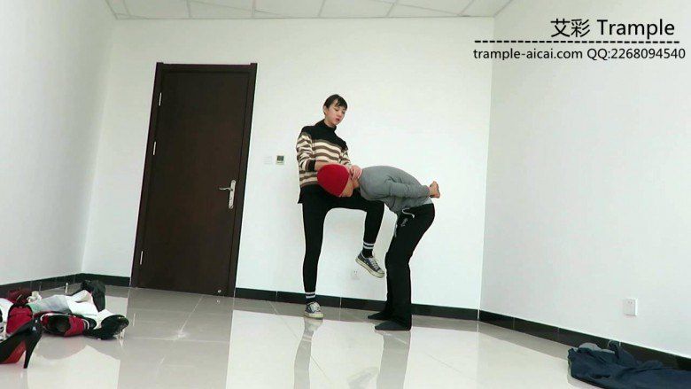 图片[4]_00后女主膝顶踢裆暴打小混混！_绳缚吧