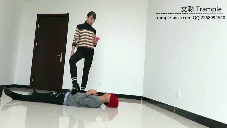图片[3]_00后女主高跟踩踹贱狗身体下体！_绳缚吧