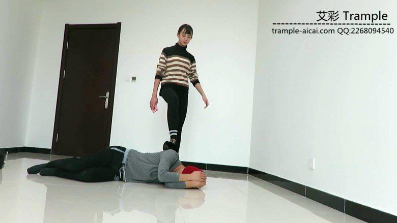 图片[5]_00后女主高跟踩踹贱狗身体下体！_绳缚吧
