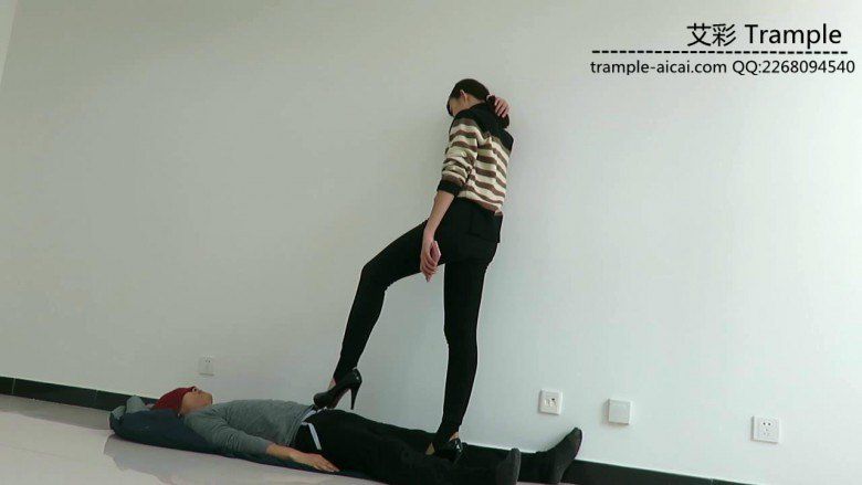 图片[2]_00后天使女主高跟踩踏，高跟虐踩下体！_绳缚吧