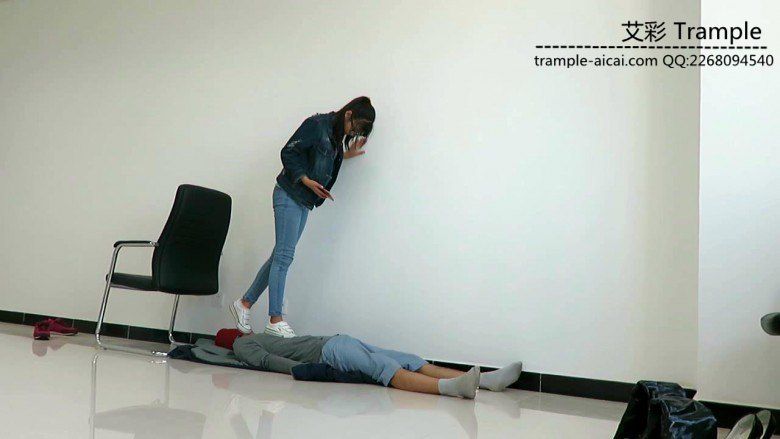 图片[12]_高中生小蛮女主白帆布鞋踩踏全身，下体！_绳缚吧