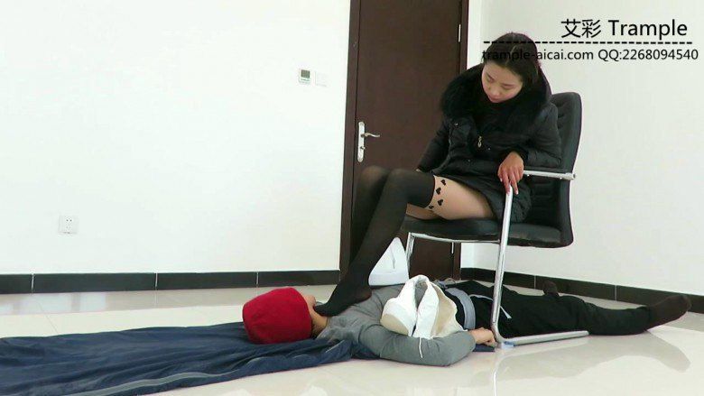 图片[13]_甜美媛媛女主长靴虐奴丝袜踩脸踩嘴揉搓！_绳缚吧
