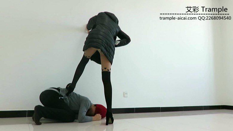 图片[3]_甜美媛媛女主高跟黑丝踢踹贱狗下体暴打贱狗！_绳缚吧