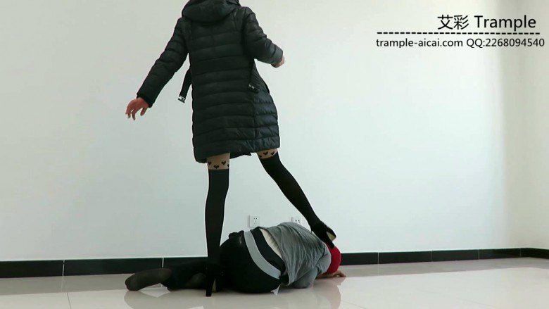 图片[7]_甜美媛媛女主高跟黑丝踢踹贱狗下体暴打贱狗！_绳缚吧