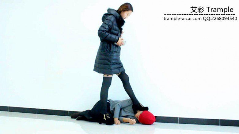 图片[10]_甜美媛媛女主高跟黑丝踢踹贱狗下体暴打贱狗！_绳缚吧
