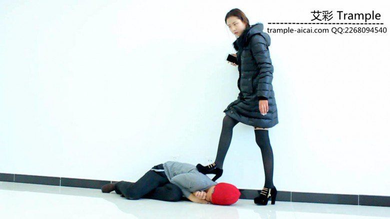 图片[11]_甜美媛媛女主高跟黑丝踢踹贱狗下体暴打贱狗！_绳缚吧