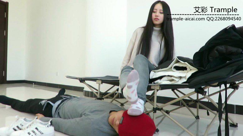图片[8]_超漂亮老师天依女主棉袜堵嘴，裸足踩脸！_绳缚吧