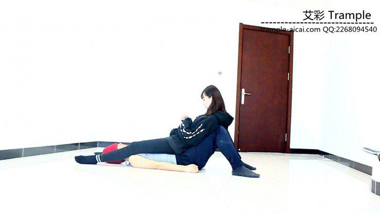 图片[8]_00后天使女主骑乘散步，臭棉袜堵脸踩下体！_绳缚吧