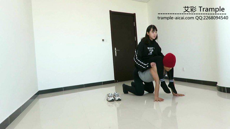 图片[12]_00后天使女主骑乘散步，臭棉袜堵脸踩下体！_绳缚吧