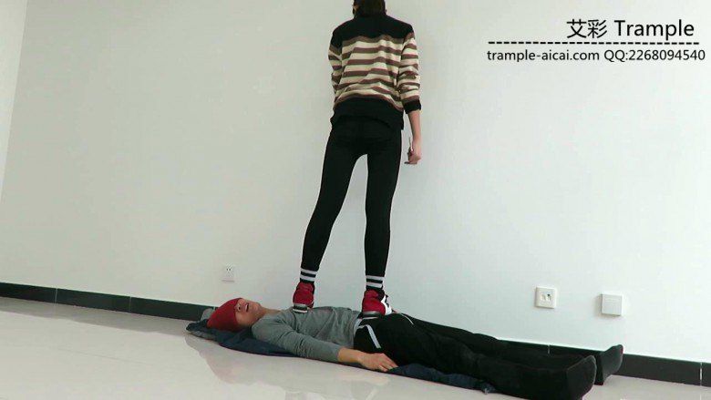 图片[5]_00后女主运动鞋跑踏人体软垫骑乘休息！_绳缚吧