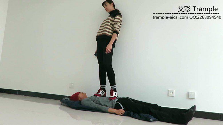 图片[9]_00后女主运动鞋跑踏人体软垫骑乘休息！_绳缚吧