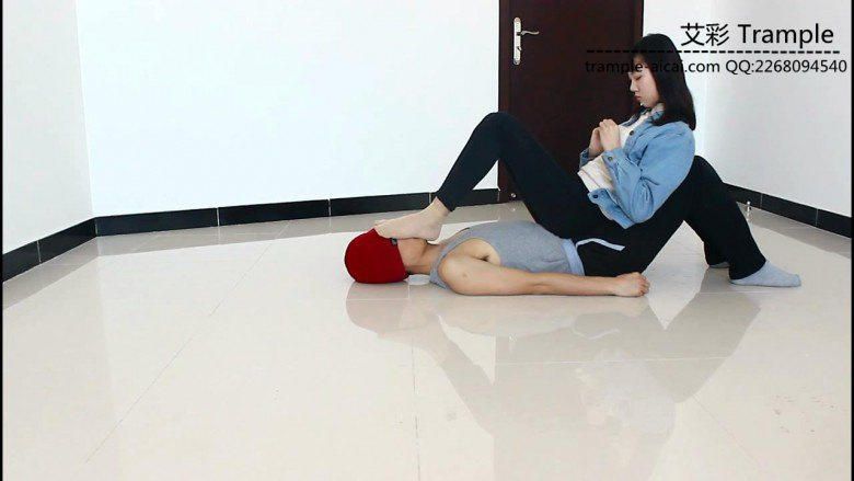 图片[4]_00后天使女主坐肚子，贱狗给舔肉丝！_绳缚吧