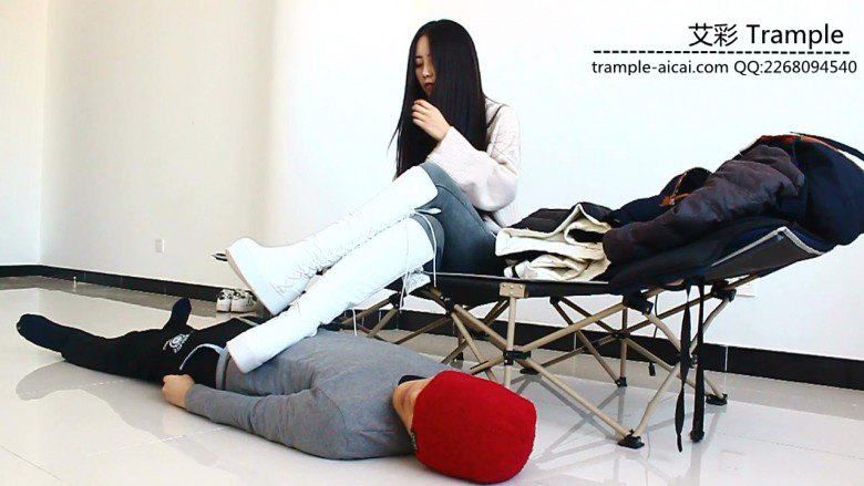 图片[3]_天依女主白靴子棉袜的人体脚踏！_绳缚吧