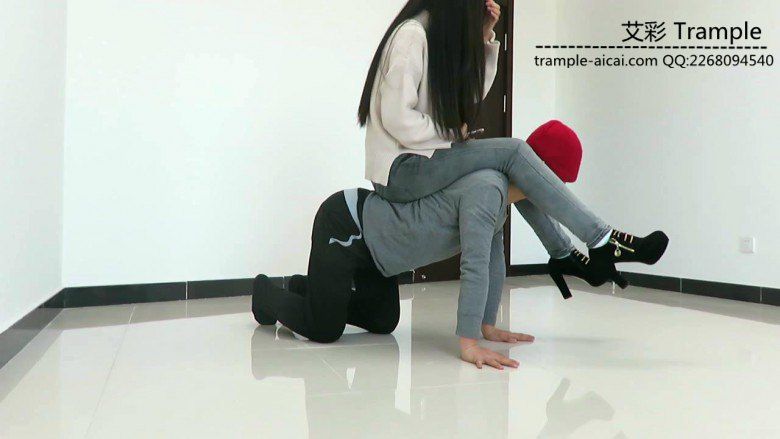 图片[3]_超漂亮天依女主高跟骑乘，胯下舔鞋，遛狗！_绳缚吧