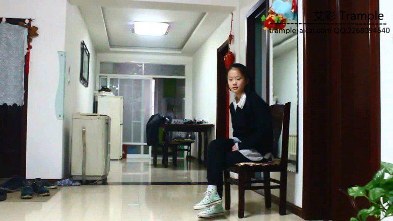 侑主！媛媛！出演收服嚣张的班主任（终）骑乘踩脸！_绳缚吧