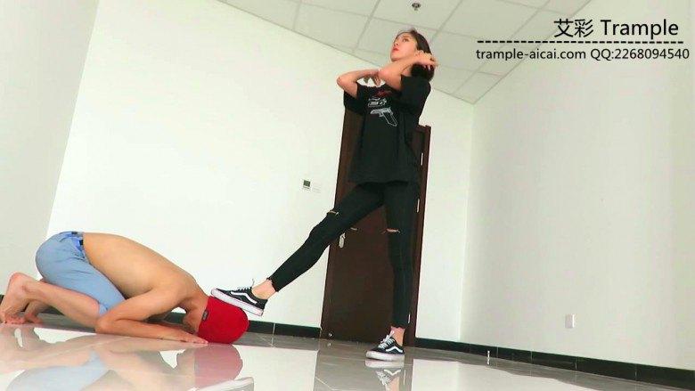 图片[8]_00后女主爆踢下体羞辱贱狗磕头！_绳缚吧