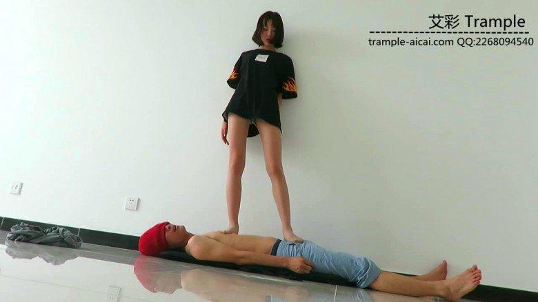 图片[6]_00后天使女主肉丝踩头踏步踩下体！_绳缚吧