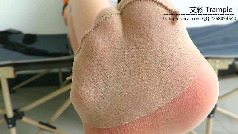 跪舔00后女主肉丝丝袜！做丝足净器！_绳缚吧