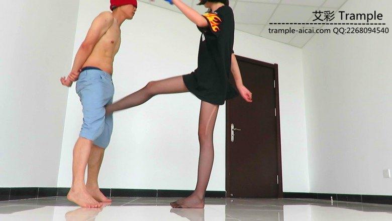 图片[5]_00后天使女主黑丝踢踹裆部膝顶下面！_绳缚吧