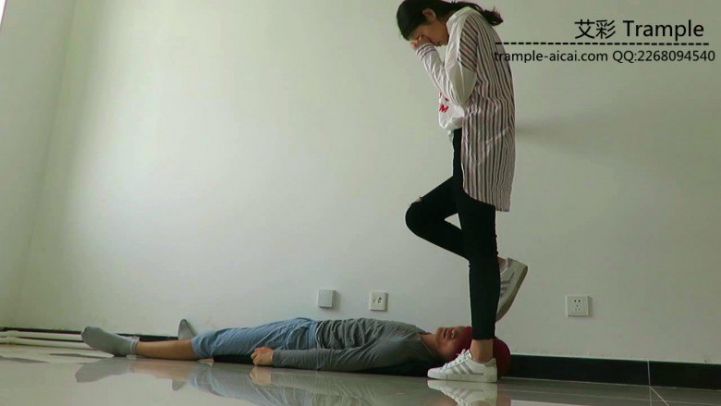 图片[6]_瑶主白色球鞋羞辱贱狗，踩踏贱狗！_绳缚吧