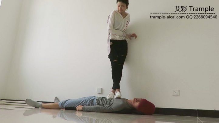 图片[8]_瑶主白色球鞋羞辱贱狗，踩踏贱狗！_绳缚吧