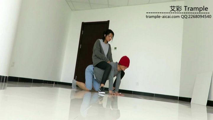 图片[3]_媛媛女主骑乘，踢裆、船袜踩脸！_绳缚吧