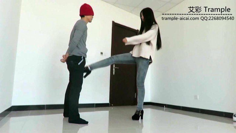图片[3]_超美冷傲天依女主高跟短靴对贱狗踢踹、坐腹及全体重踩踏！_绳缚吧