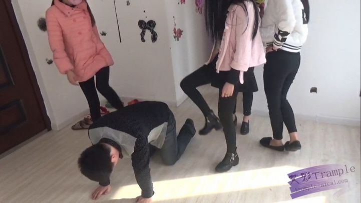 图片[10]_多主踢打舔鞋精彩不断_绳缚吧