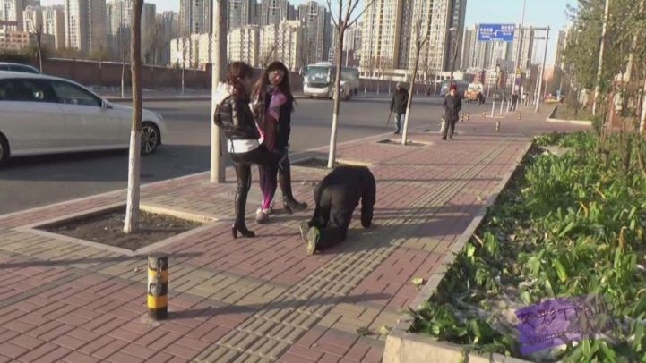 图片[10]_【品丝阁】小区大街各种踢踹_绳缚吧