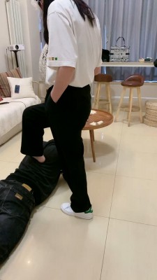 图片[4]_套路直播视频【香菜】小白鞋女神的脚奴/踩踏喂食 bf25950_绳缚吧