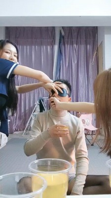图片[11]_套路直播视频【果儿】双S学生调-当坐垫舔脚/踩背/强制rush升水【双视角版】bf25968_绳缚吧