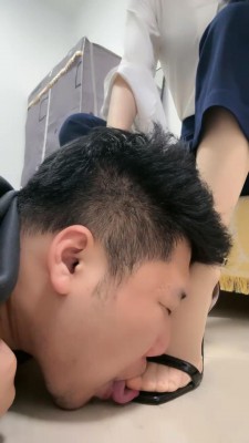 图片[2]_套路直播视频【艾莉】坏女生诱惑老师舔鞋底/高跟踩踏/口水浓痰sp bf25872_绳缚吧