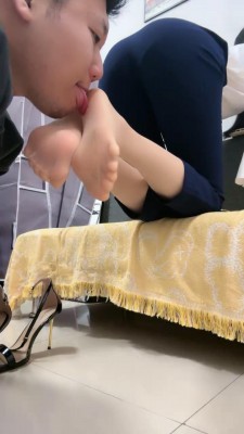 图片[10]_套路直播视频【艾莉】坏女生诱惑老师舔鞋底/高跟踩踏/口水浓痰sp bf25872_绳缚吧