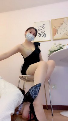 图片[3]_套路直播视频【茹雪】惩罚小三母狗-萝卜插嘴/脚深喉/转胯/踩狗脸 bf25887_绳缚吧